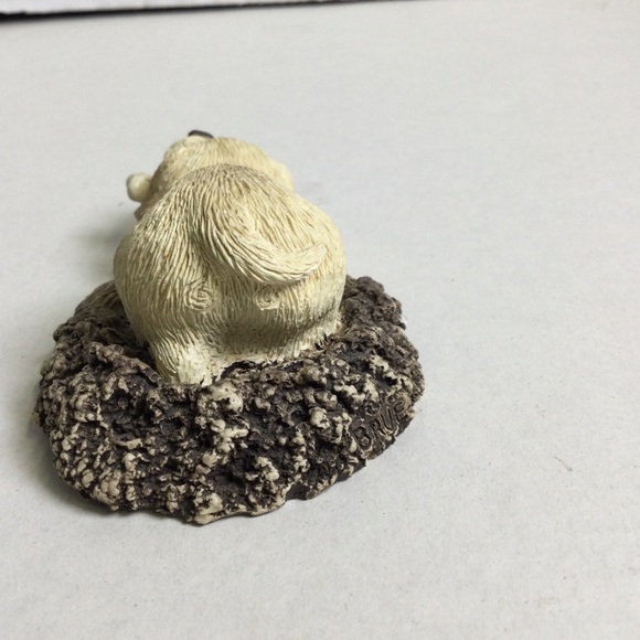 Sandicast Labrador Yellow B-17 “Pesky Peepers” Dog Figurine with bone in mouth - Picture 5 of 11